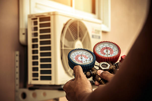 Professional Hvac technician working in Moscow, TN
